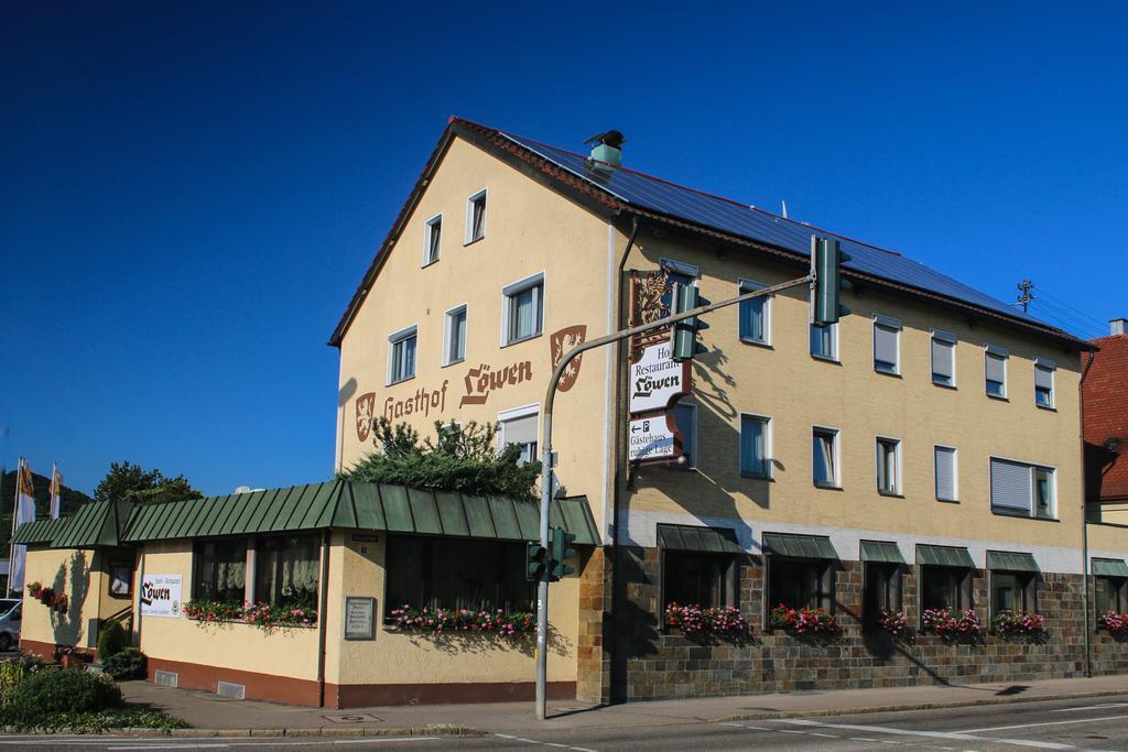 Hotel-Restaurant Loewen Suessen Bagian luar foto