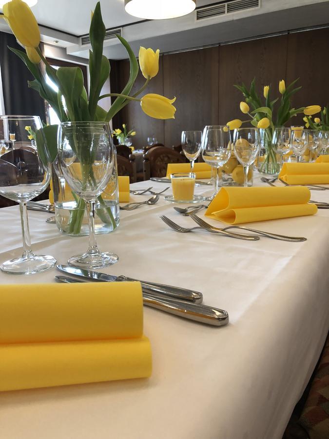 Hotel-Restaurant Loewen Suessen Bagian luar foto